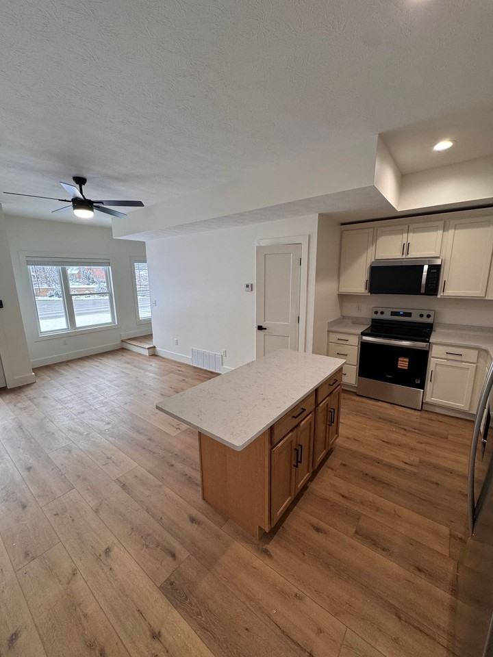 Sunset on 107 - Photo 2 of 10