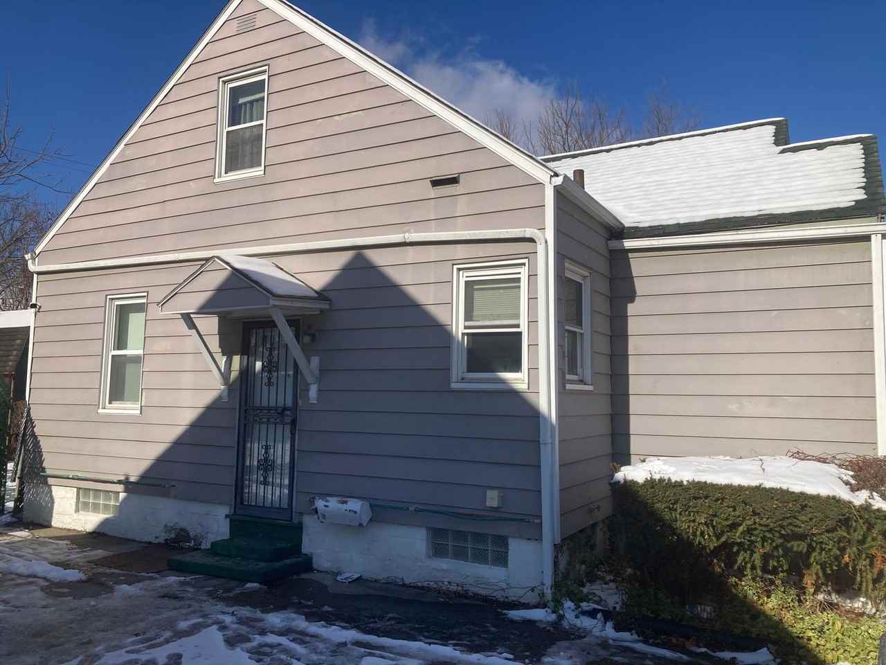 870 Frederick Blvd - Photo 2 of 10