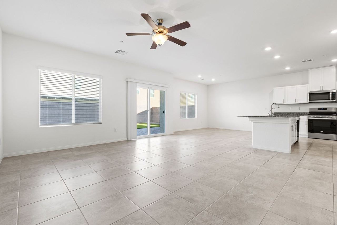 4454 Mahogany Hills Avenue - Photo 2 of 39