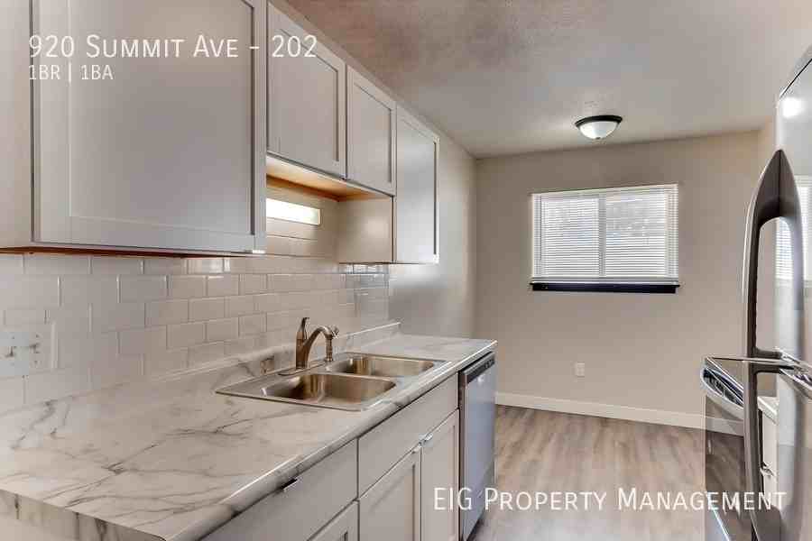 Summit Bryant - Photo 5 of 12