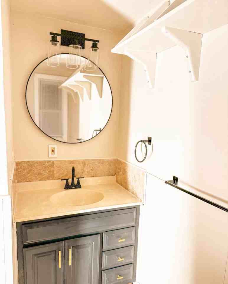 24 Barker St - Photo 3 of 8