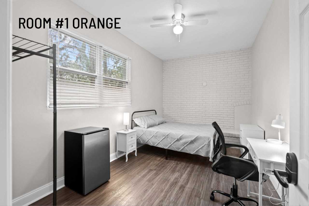 431 Arlington Road North - Photo 3 of 13