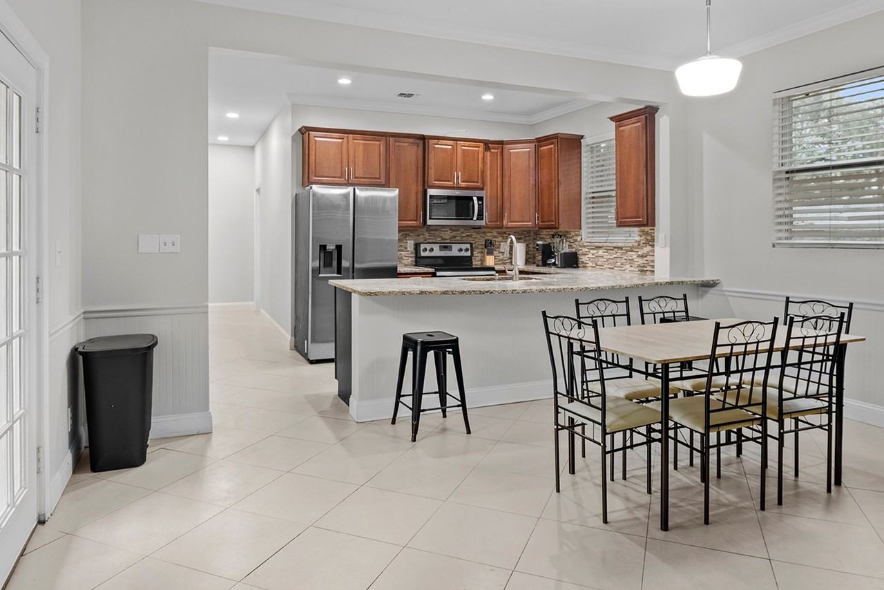 431 Arlington Road North - Photo 5 of 13