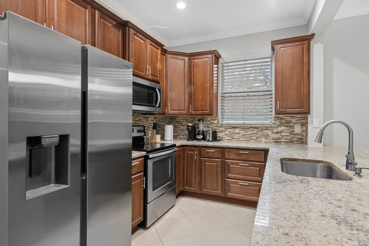 431 Arlington Road North - Photo 6 of 13