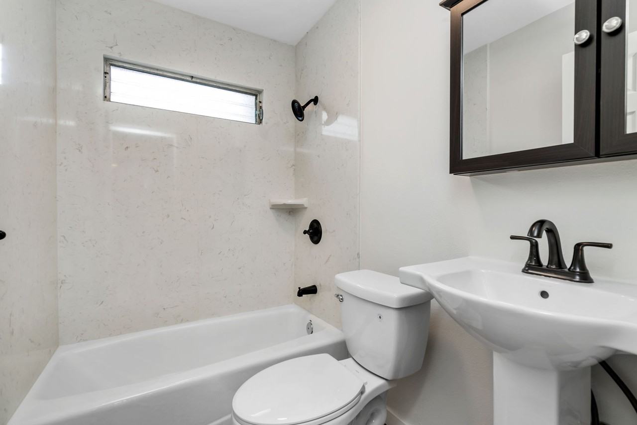 1212 Richard Ln #1 - Photo 3 of 7