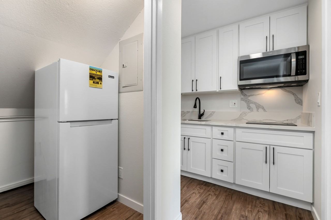 1212 Richard Ln #1 - Photo 5 of 7