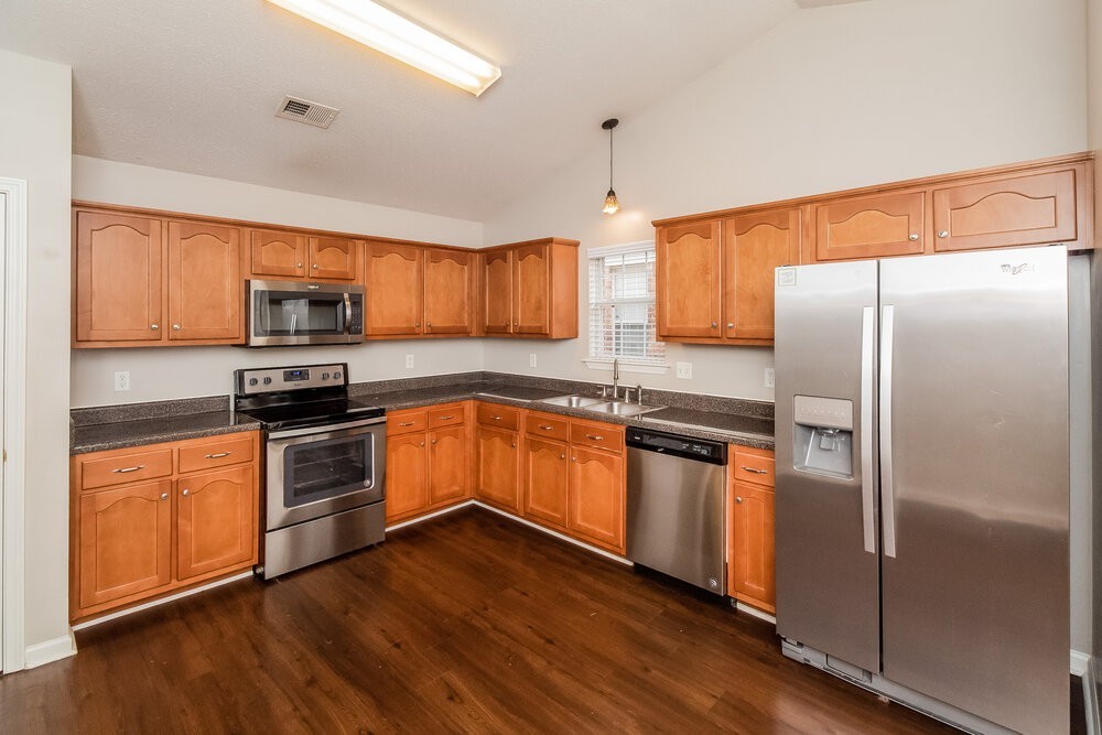 1741 Madison Ave - Photo 6 of 15