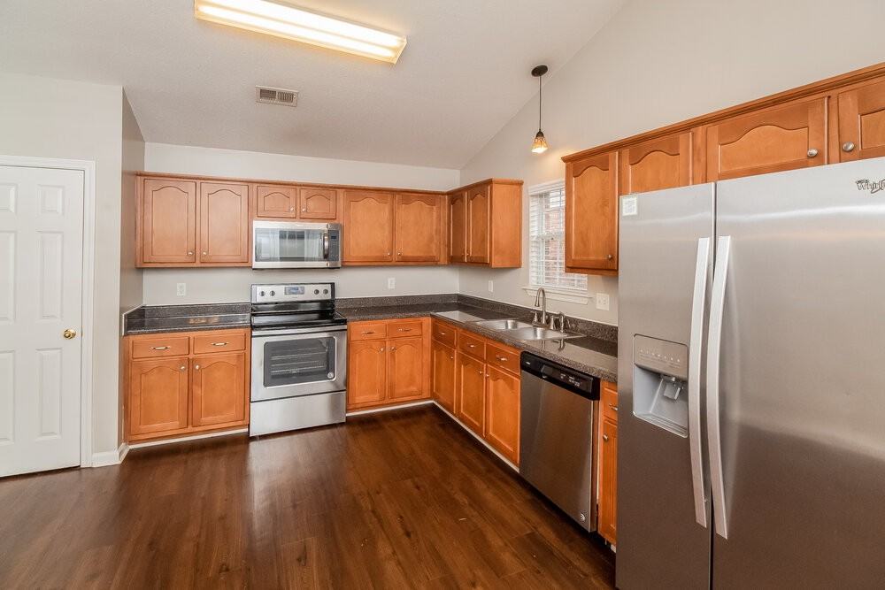 1741 Madison Ave - Photo 7 of 15