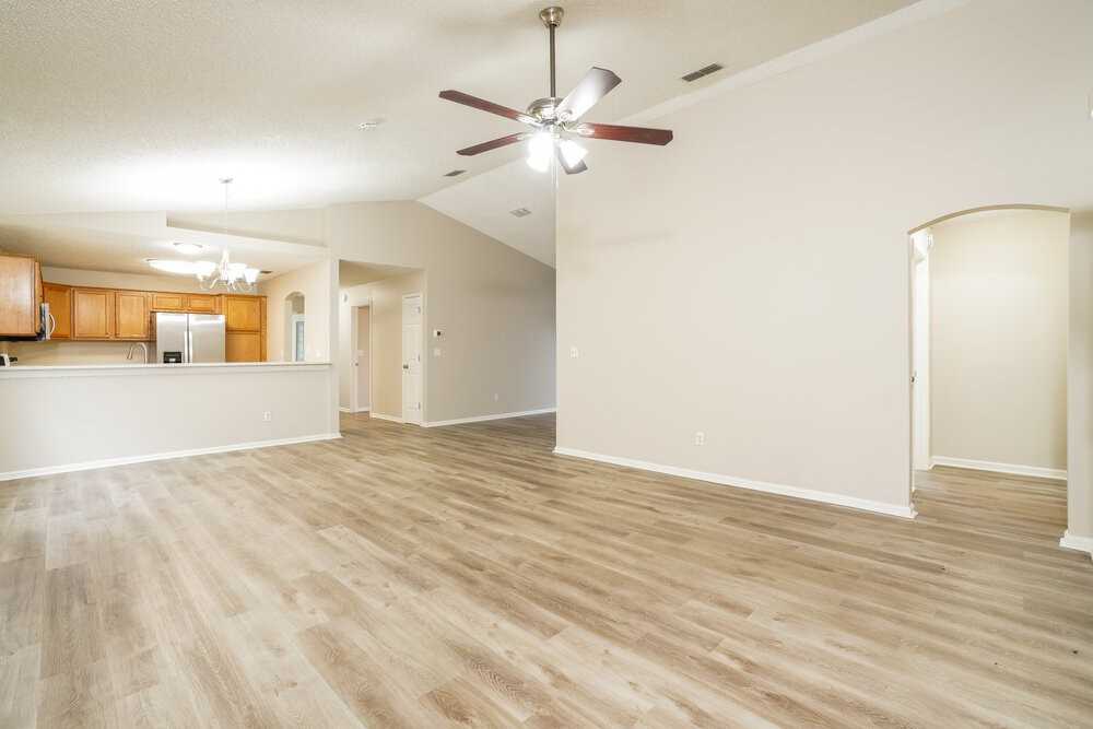 1928 Hunters Trace Cir - Photo 4 of 16