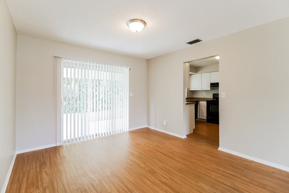 323 Se 47th St - Photo 5 of 16