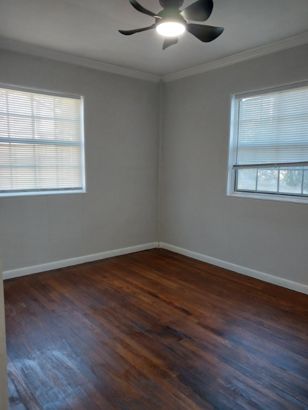 208 East Tennessee Avenue - Photo 3 of 7