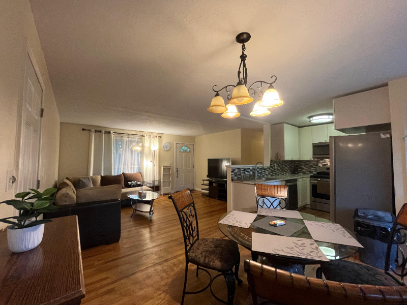 2216 Delaware Dr - Photo 2 of 20