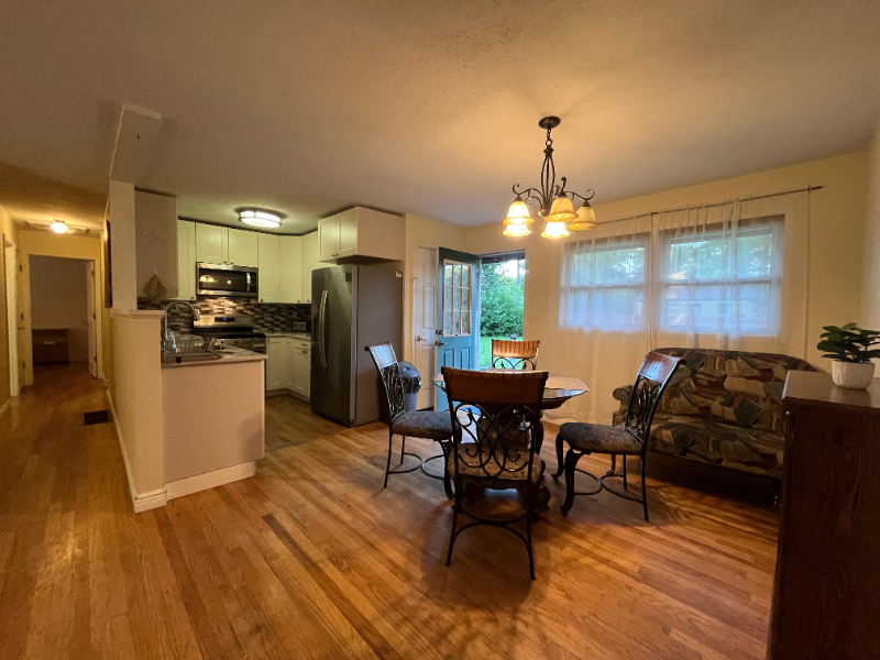 2216 Delaware Dr - Photo 3 of 20