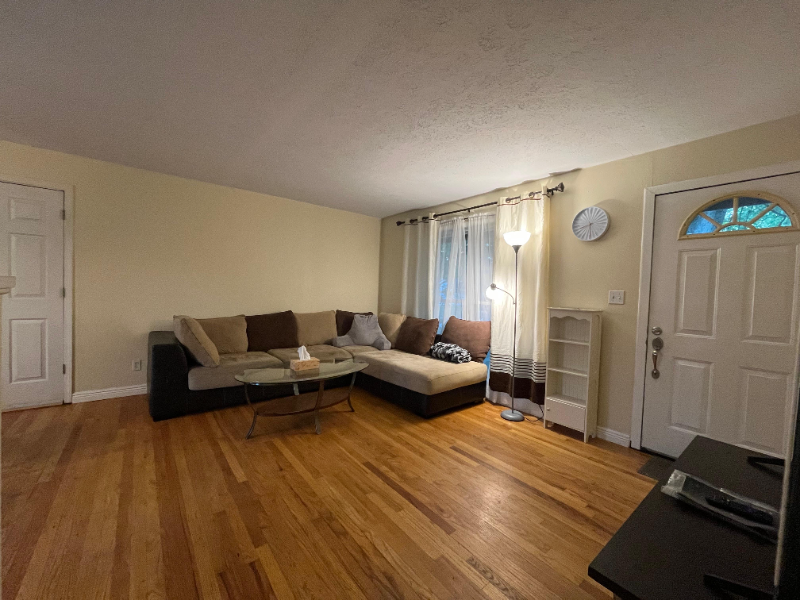 2216 Delaware Dr - Photo 5 of 20