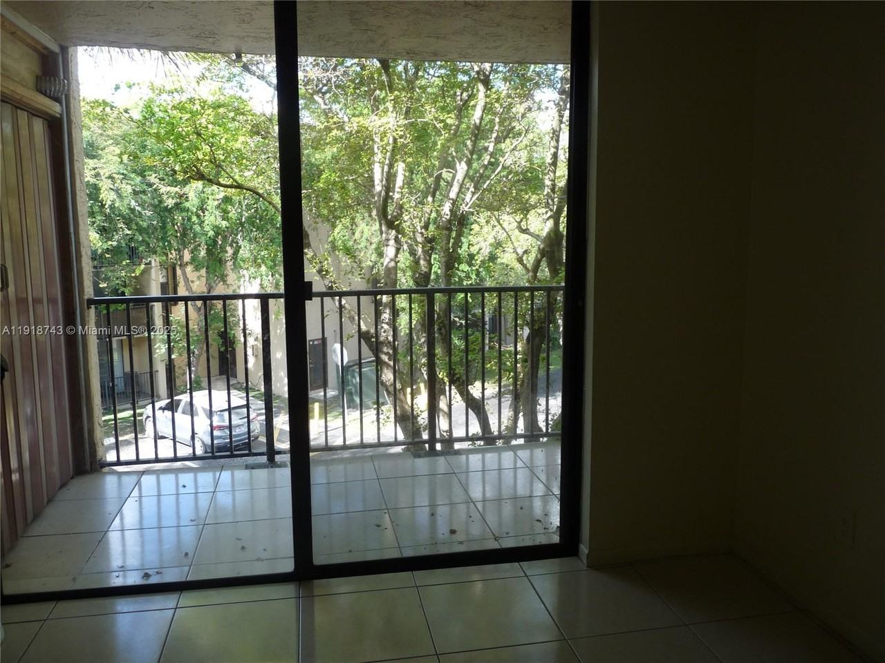 14415 N Kendall Dr #14415311G - Photo 3 of 20