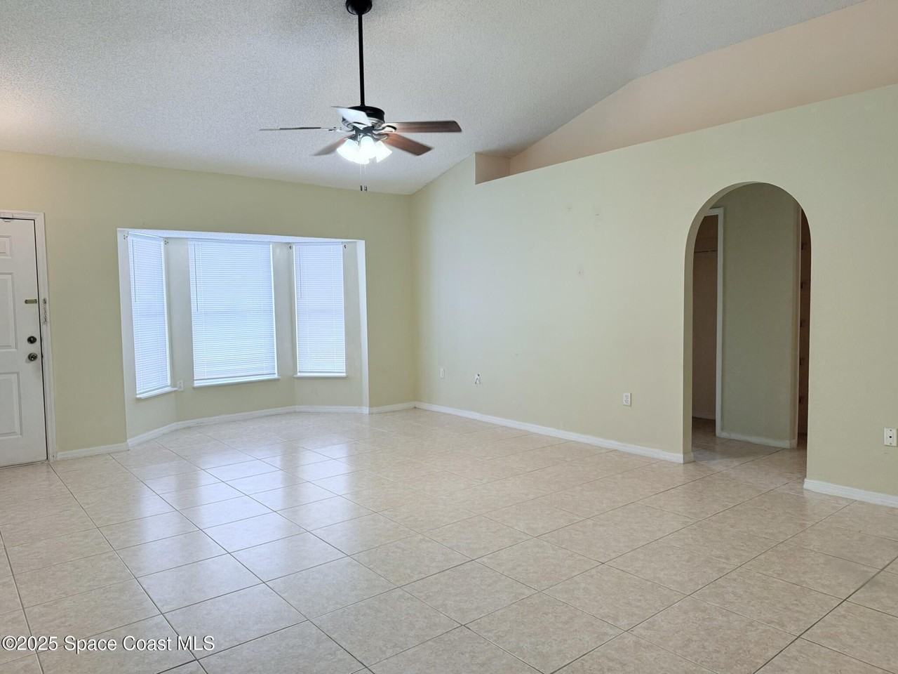 3232 Wallace Ave Se #3232 - Photo 5 of 40