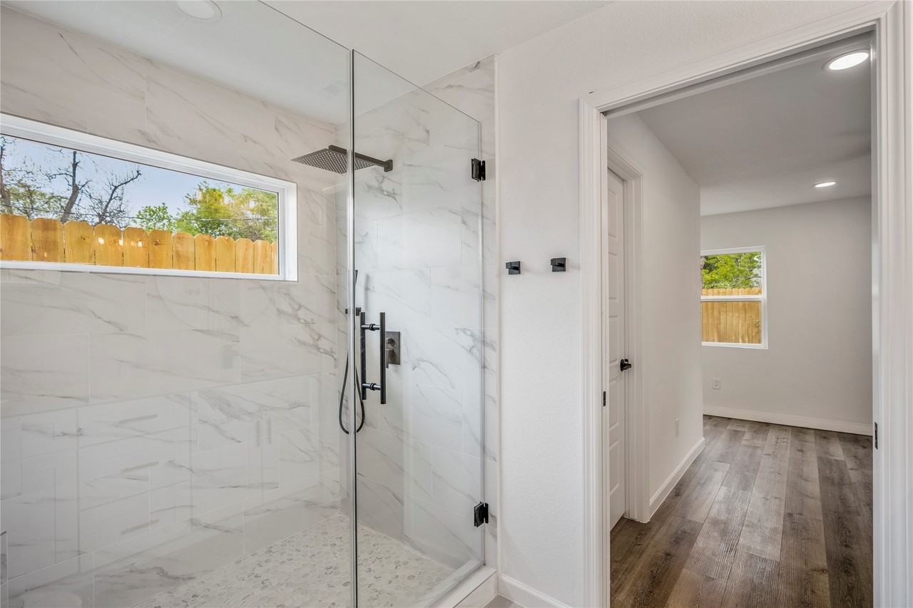 3923 Alsace Street #3923 - Photo 5 of 28