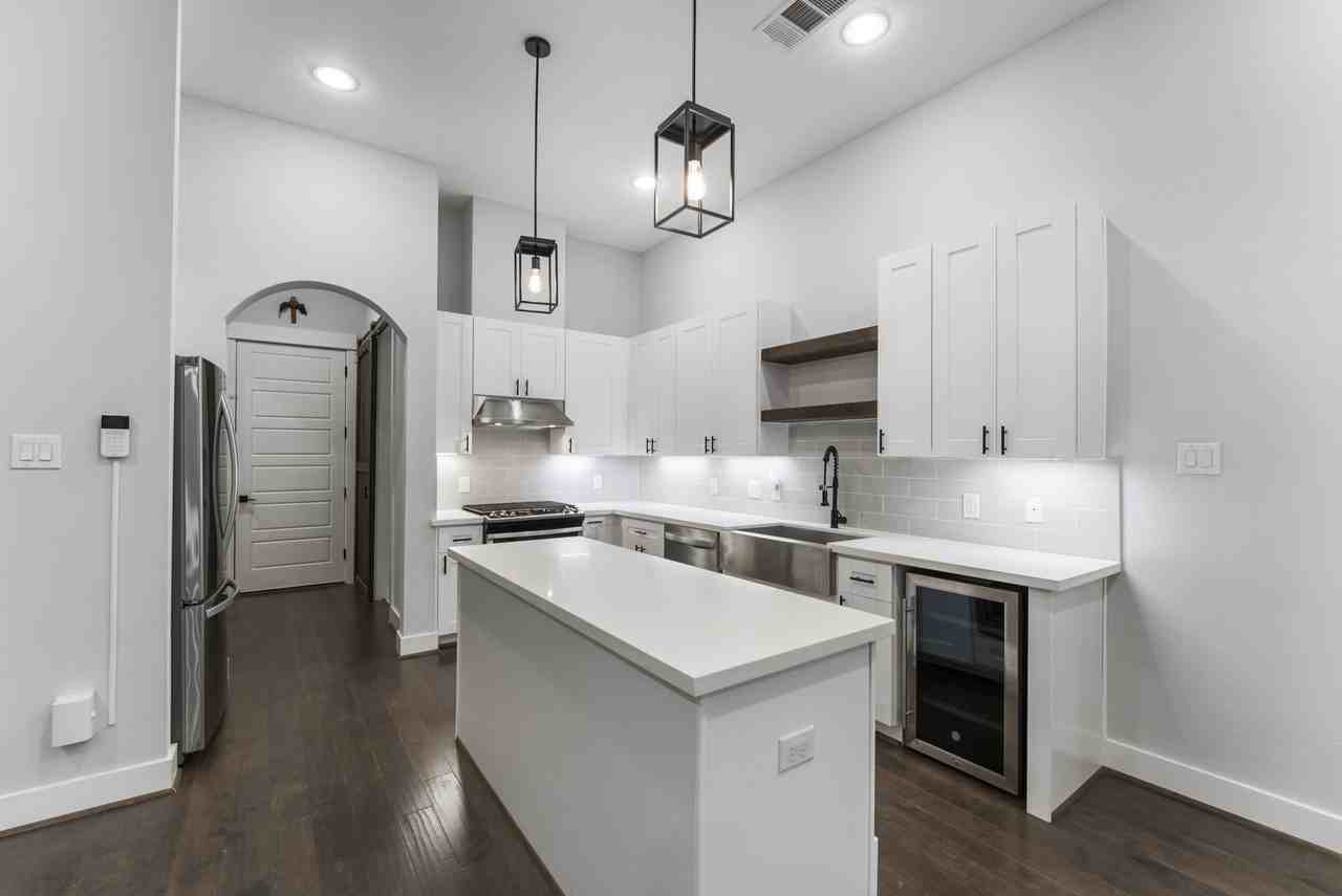 113 Coronado St #113 - Photo 4 of 39