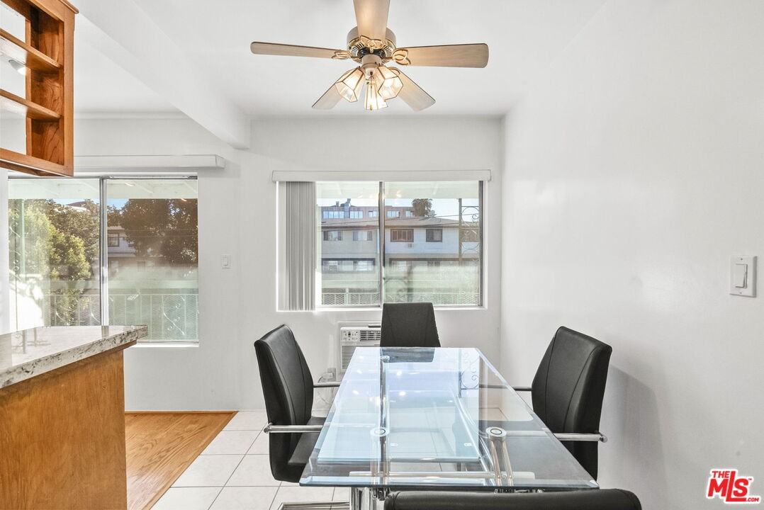 15529 Moorpark St #15529-3 - Photo 2 of 17