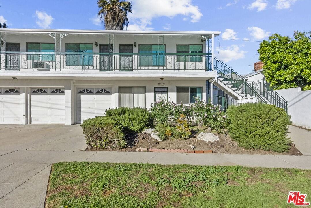 15529 Moorpark St #15529-3 - Photo 6 of 17