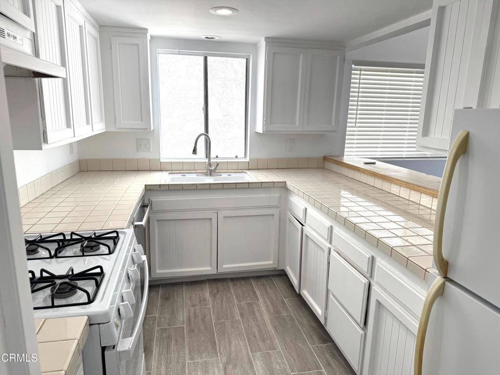 244 Melrose Dr #244 - Photo 6 of 17