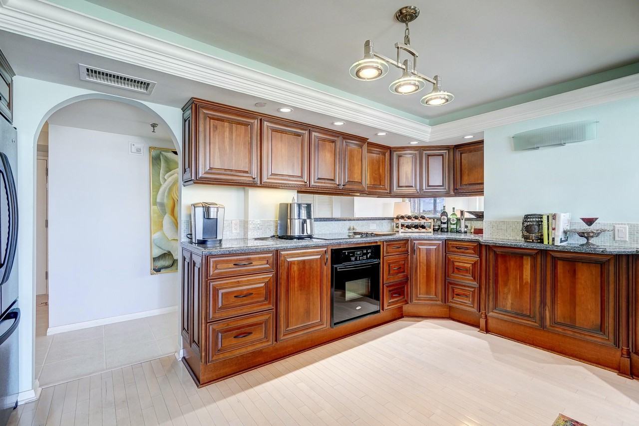 123 Lakeshore Dr #123-745 - Photo 2 of 50