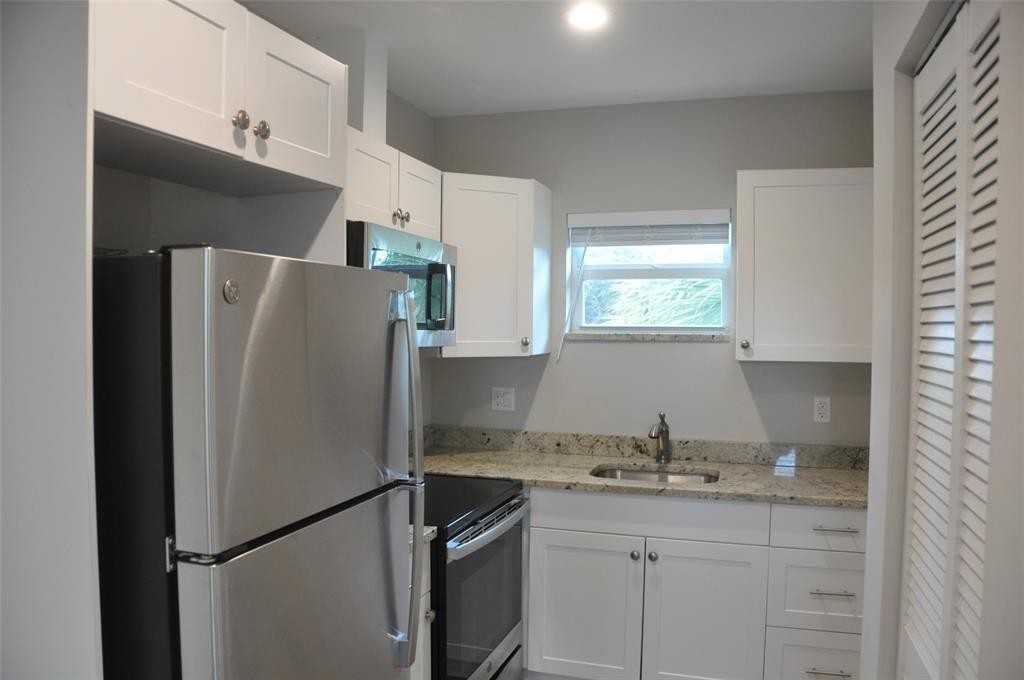 1216 Nw 6th Ct #1216-4 - Photo 4 of 15