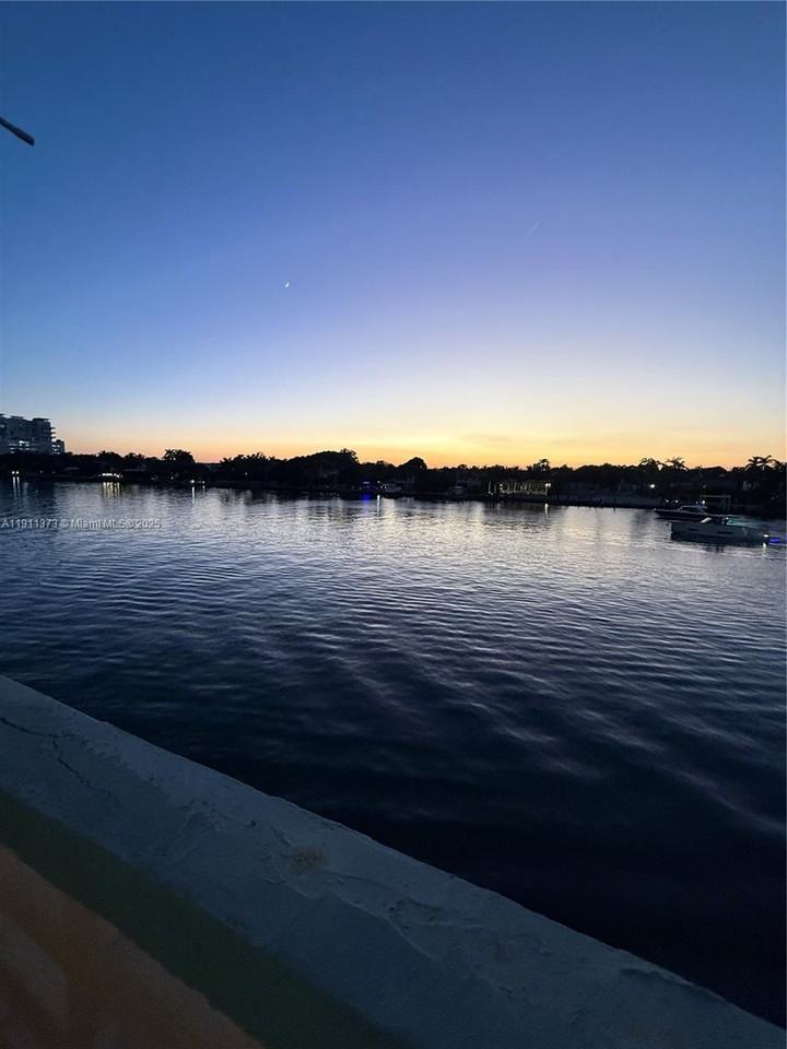 6484 Indian Creek Drive