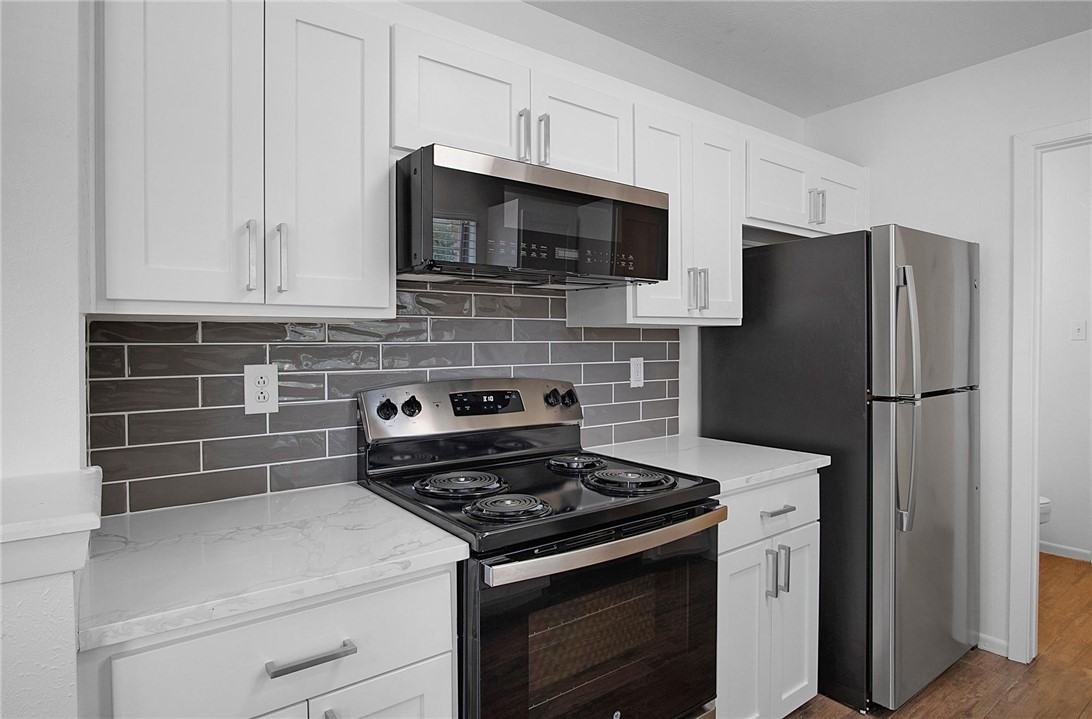 2528 Ashford Drive - Photo 2 of 30