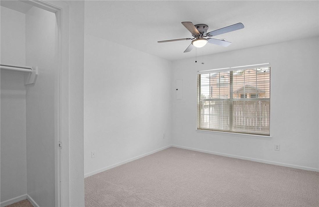 2528 Ashford Drive - Photo 4 of 30