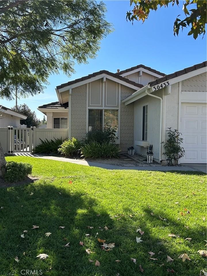 30433 Danube Court #30433 - Photo 3 of 12