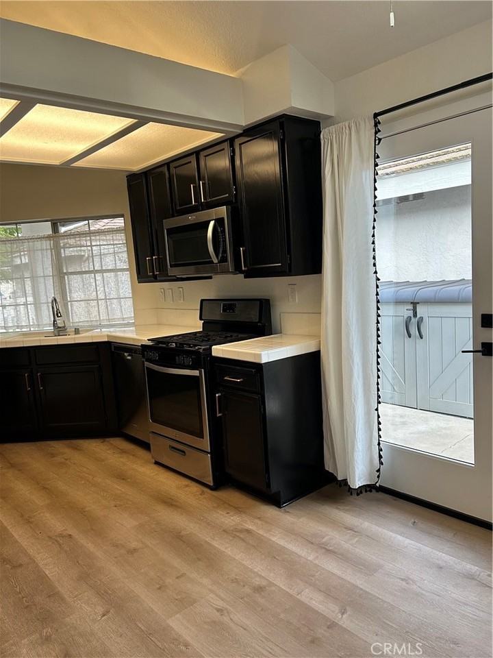 30433 Danube Court #30433 - Photo 4 of 12