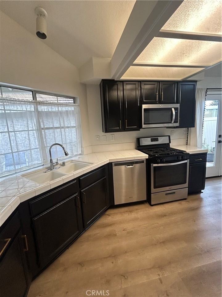 30433 Danube Court #30433 - Photo 5 of 12