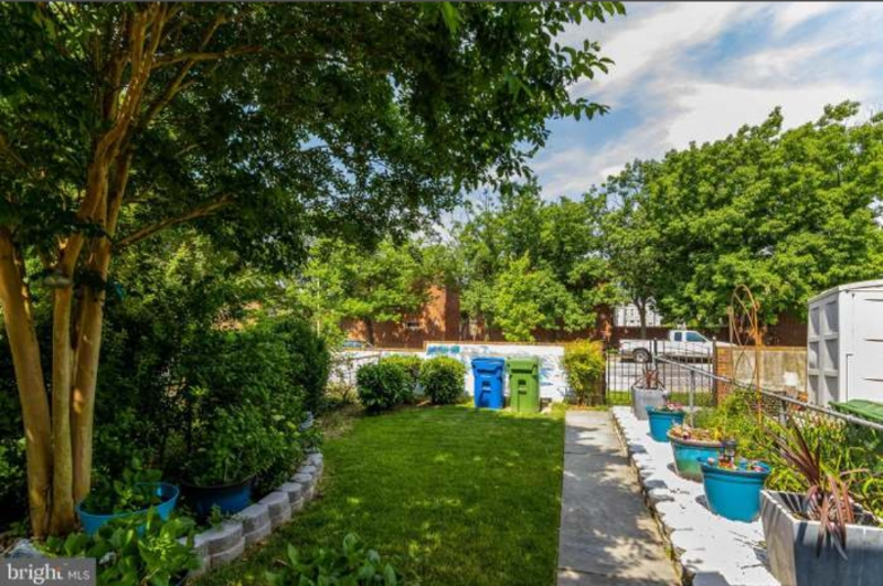 1812 N Spring St - Photo 2 of 16