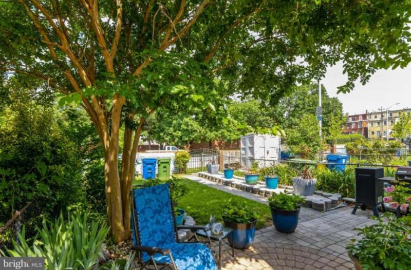 1812 N Spring St - Photo 4 of 16