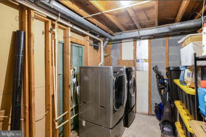 1812 N Spring St - Photo 6 of 16