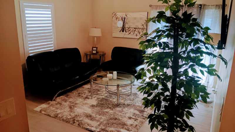 8640 Rockland Dr - Photo 2 of 14