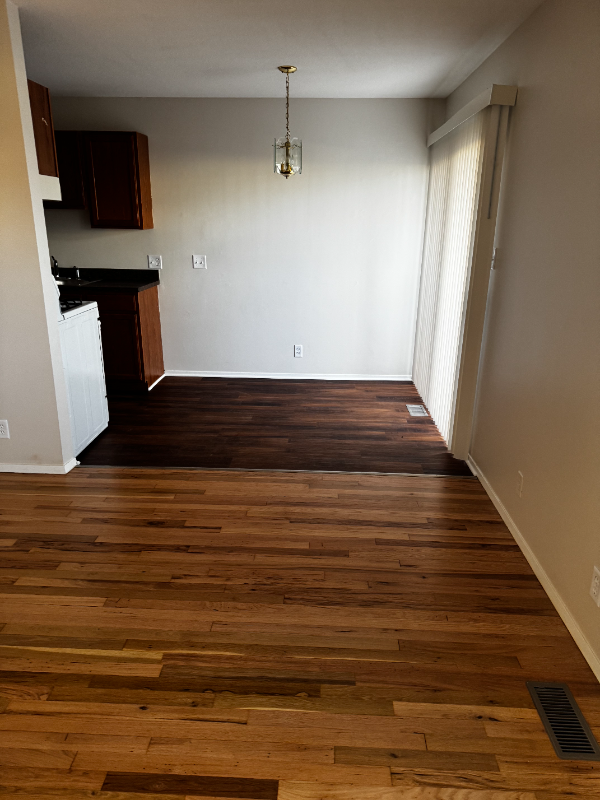 609 E 5th St - Photo 4 of 11