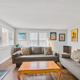 317 E Homer St - Photo 5 of 20