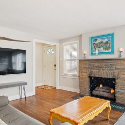 317 E Homer St - Photo 6 of 20