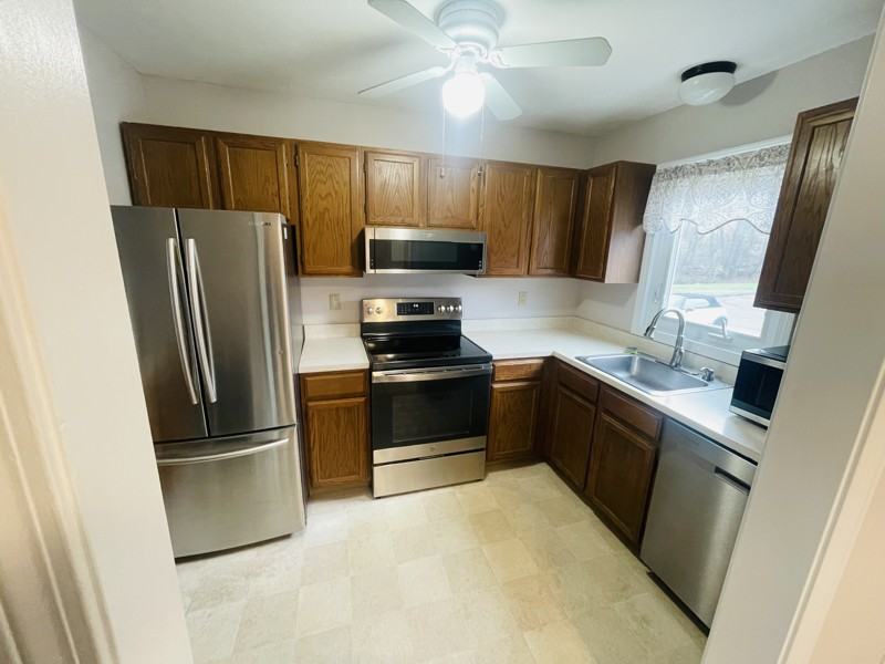 19 Oakridge Drive - Photo 3 of 17