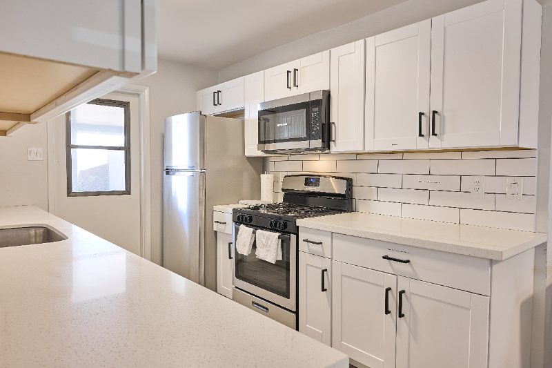 306 East Bethune Street - Photo 6 of 12