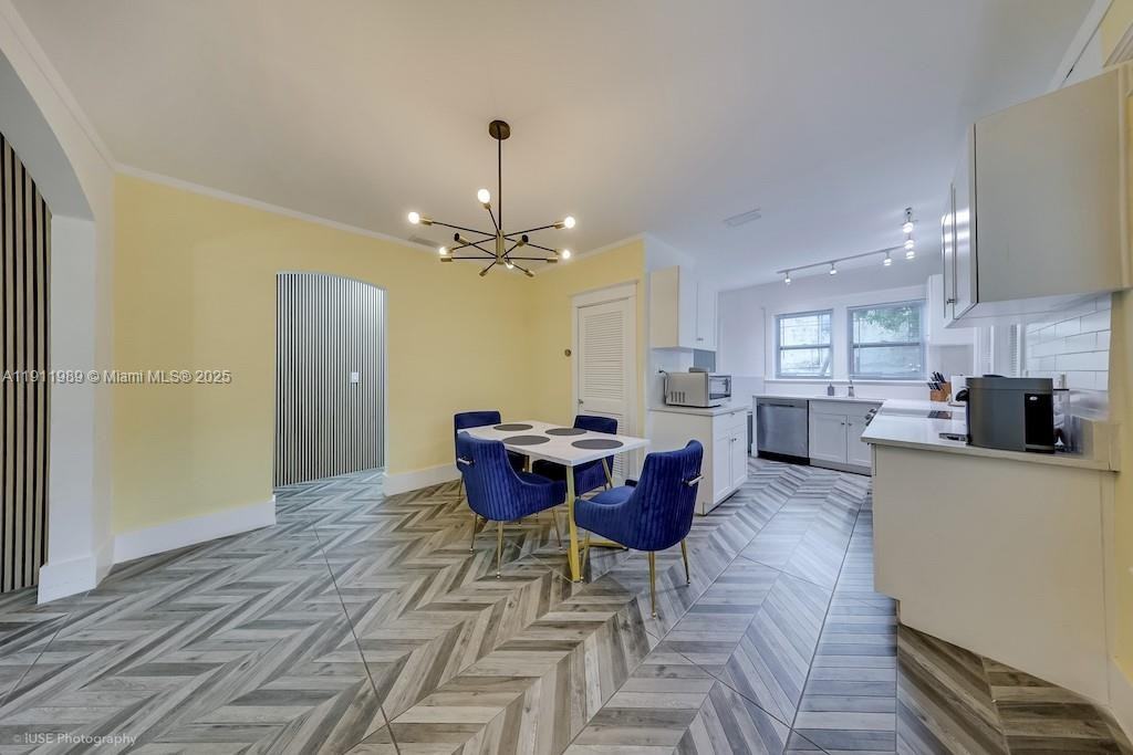 46 Northeast 43rd Street #46 - Photo 6 of 15