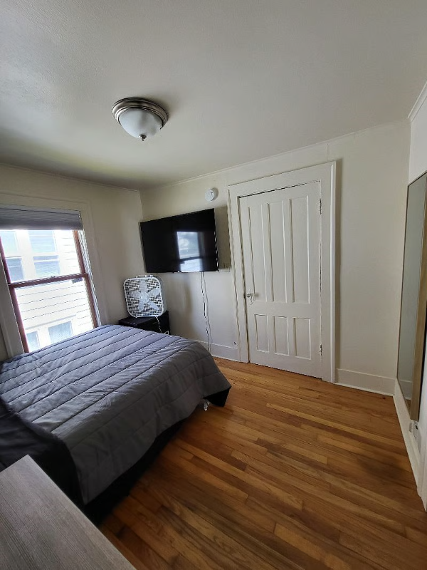 423 Schuyler St #3 - Photo 4 of 6