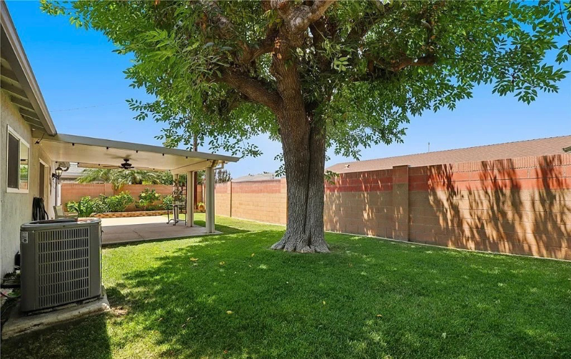 2205 East Quincy Avenue - Photo 3 of 17