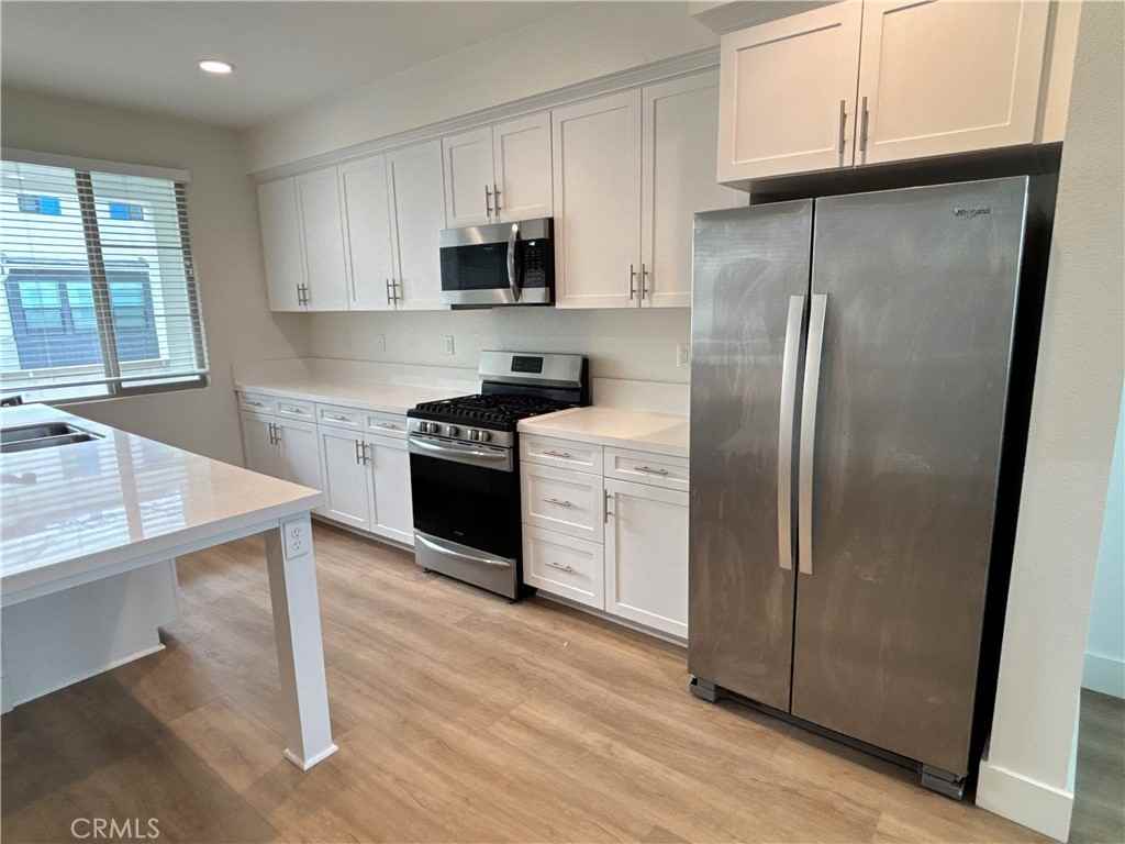 107 East Knox Drive #107 - Photo 2 of 14