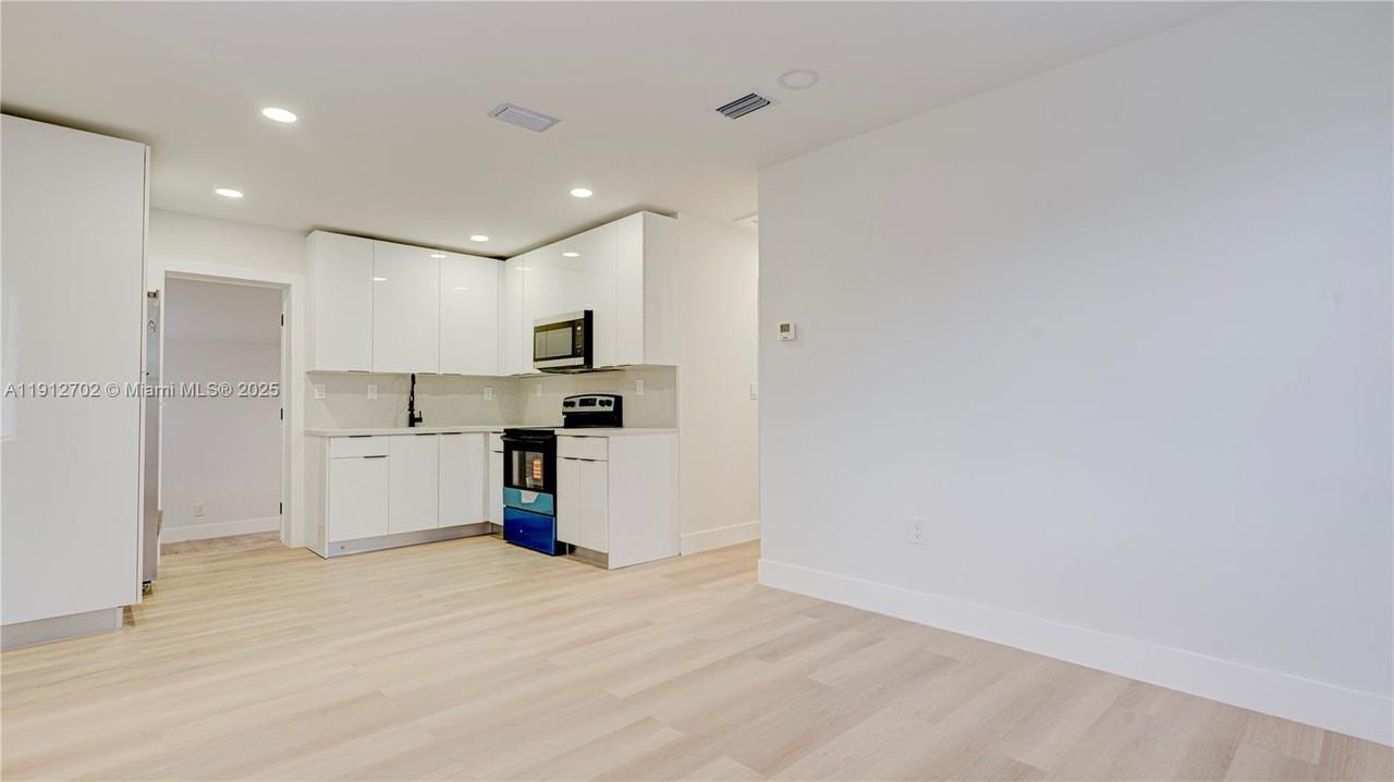 3331 Northwest 8th Place