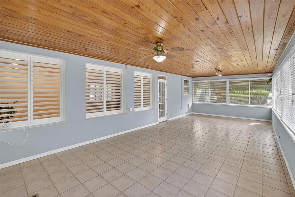 3107 S Emerson St #3107 - Photo 7 of 36