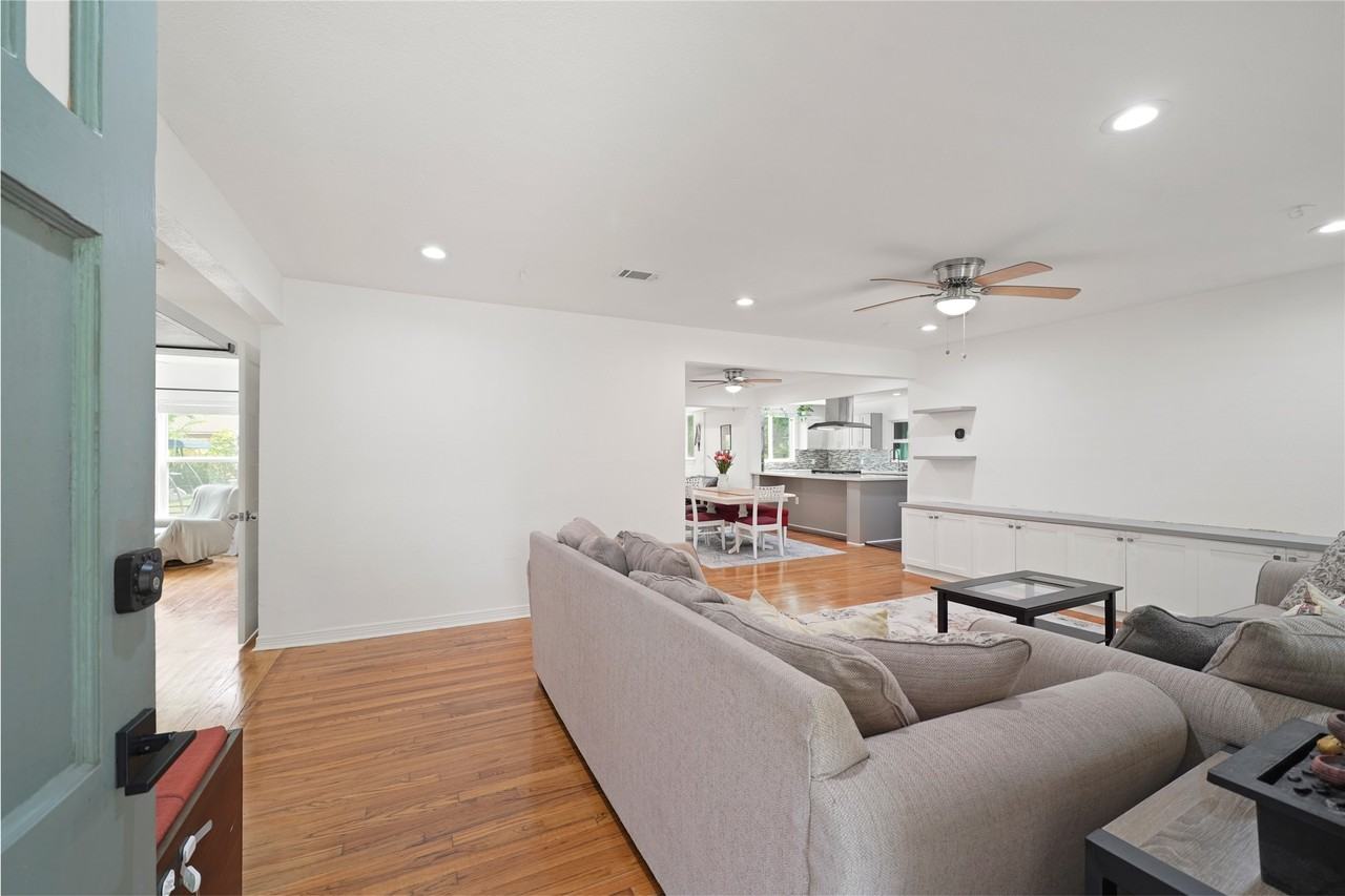 4019 Blue Bonnet Boulevard #4019 - Photo 4 of 21