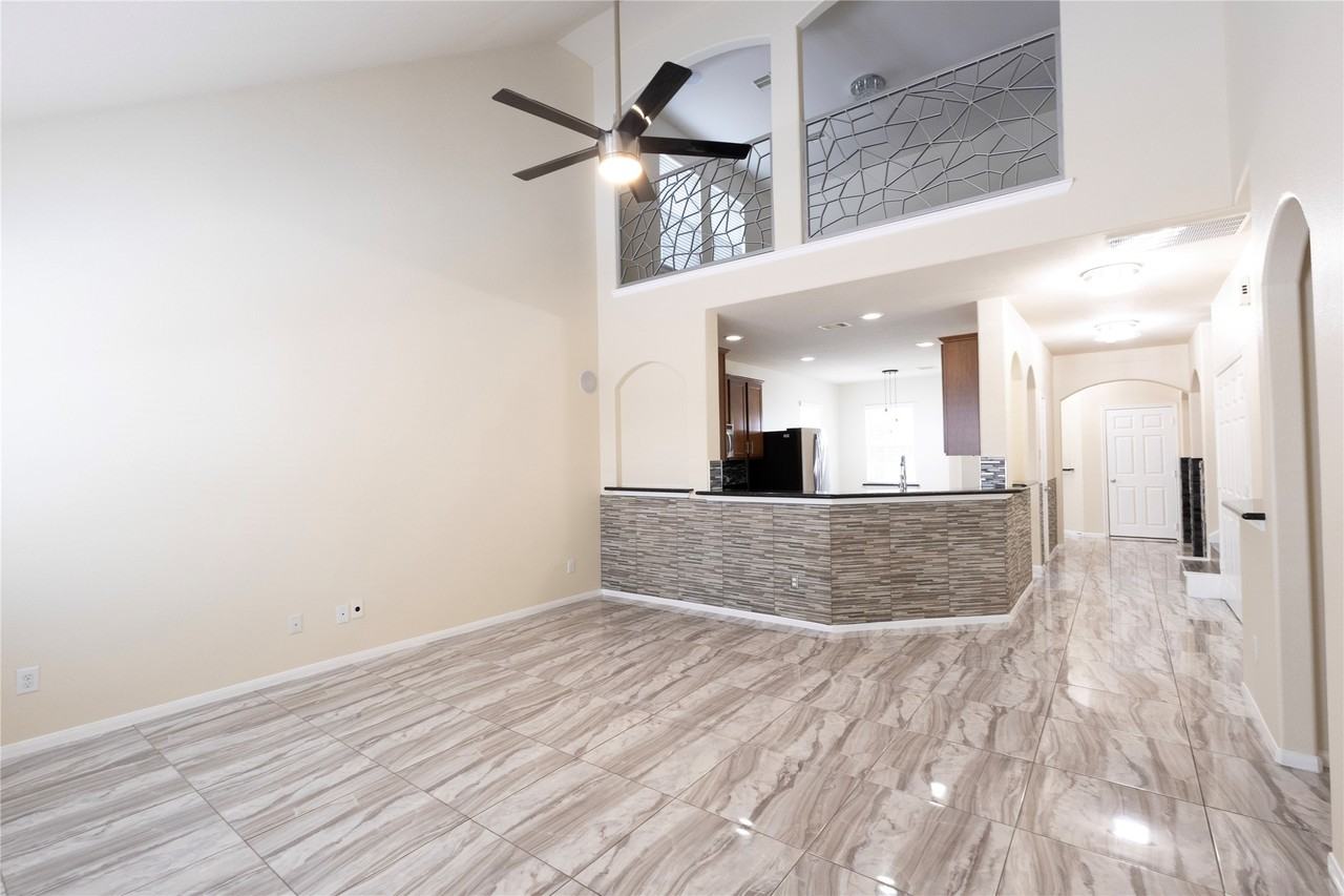 6442 Wilshire Lks #6442 - Photo 3 of 40